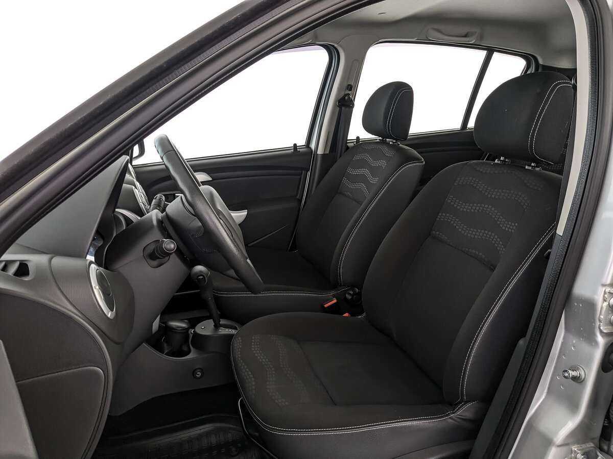 Renault Sandero с пробегом — 2013 год. Фото: #14