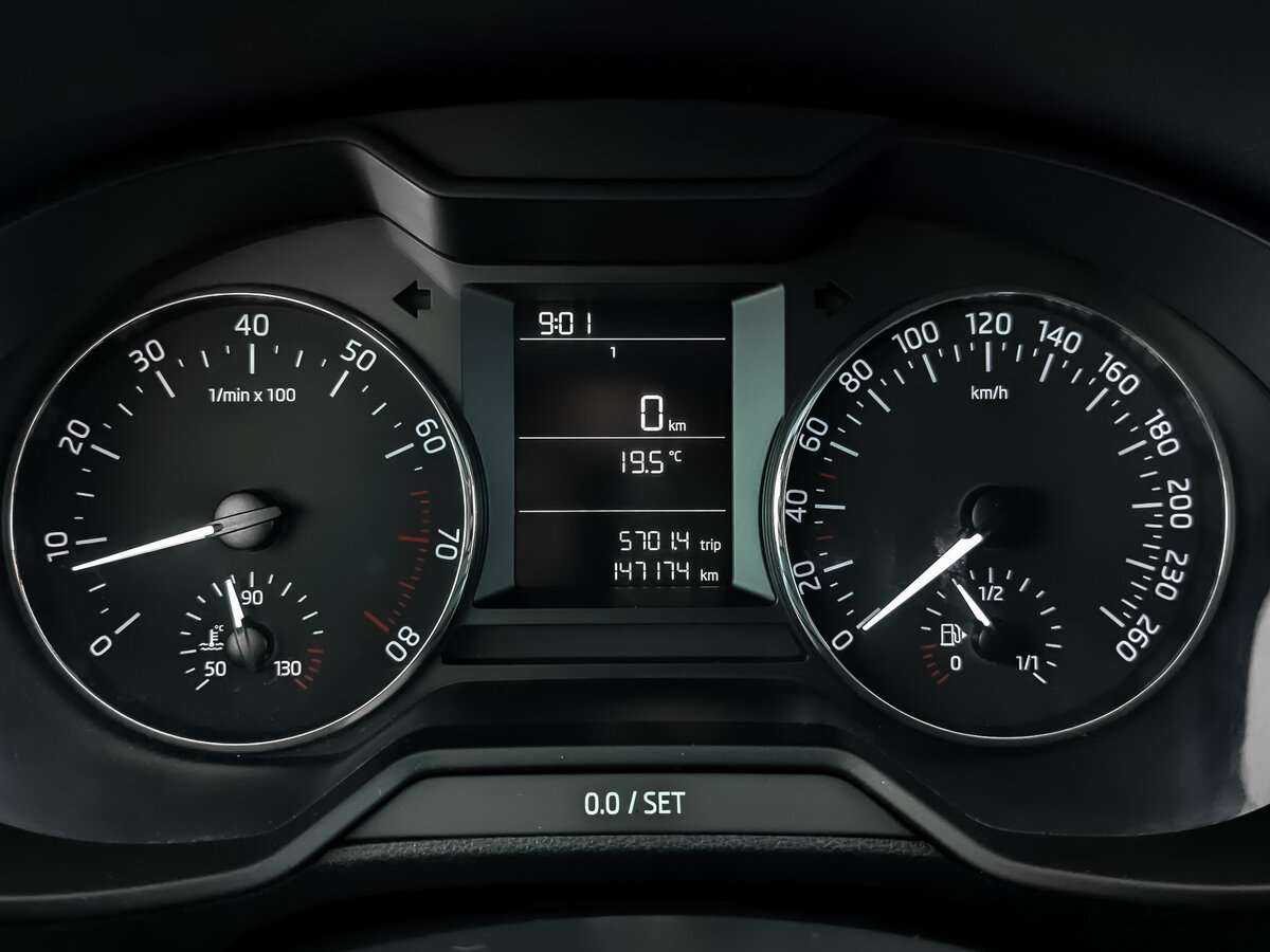 Skoda Octavia с пробегом — 2015 год. Фото: #11