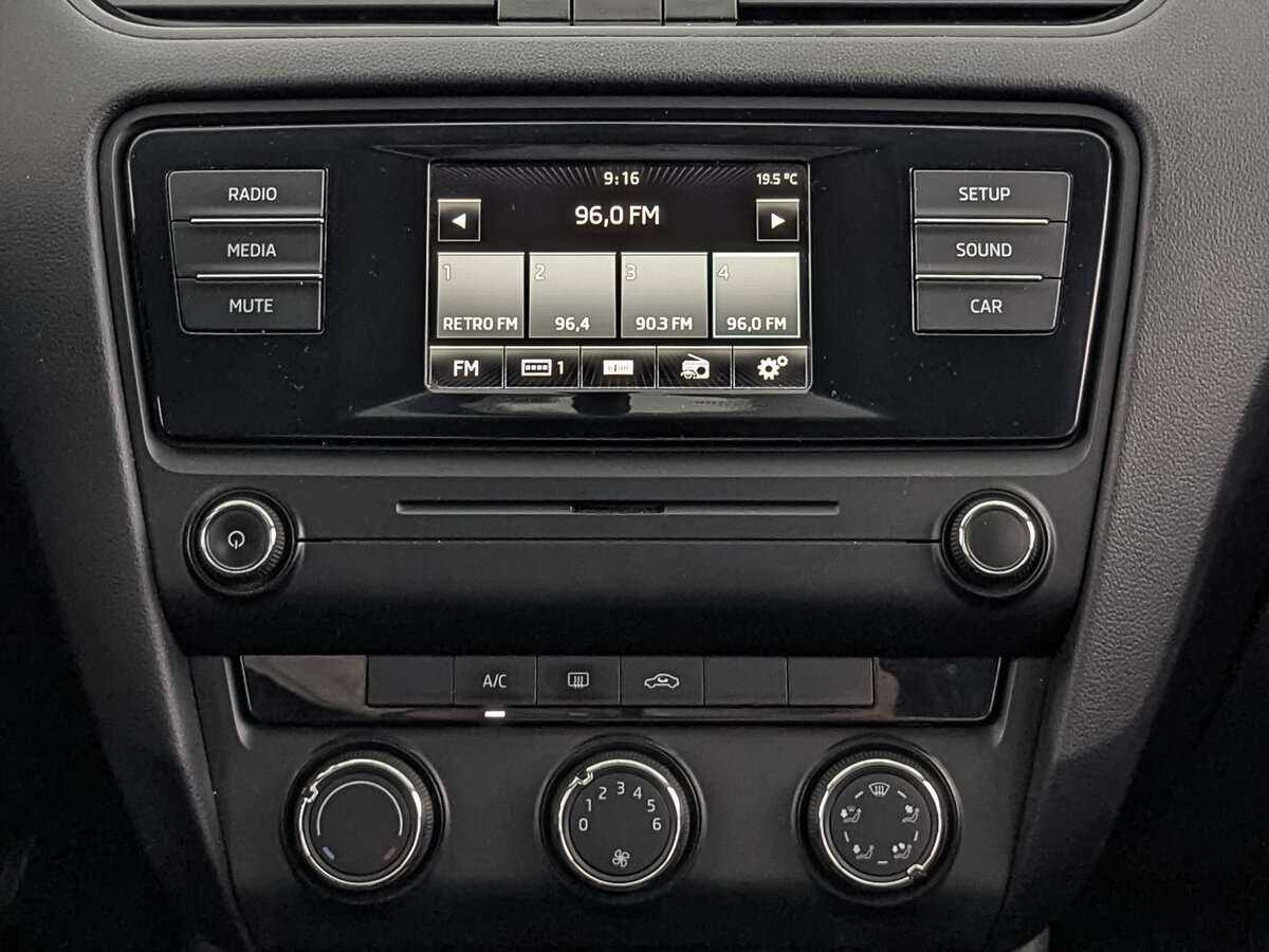 Skoda Octavia с пробегом — 2015 год. Фото: #12