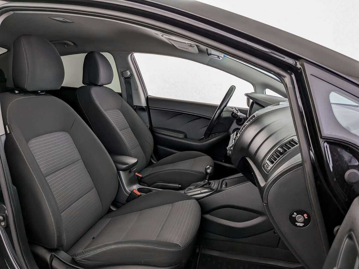 Kia Cerato с пробегом — 2015 год. Фото: #18