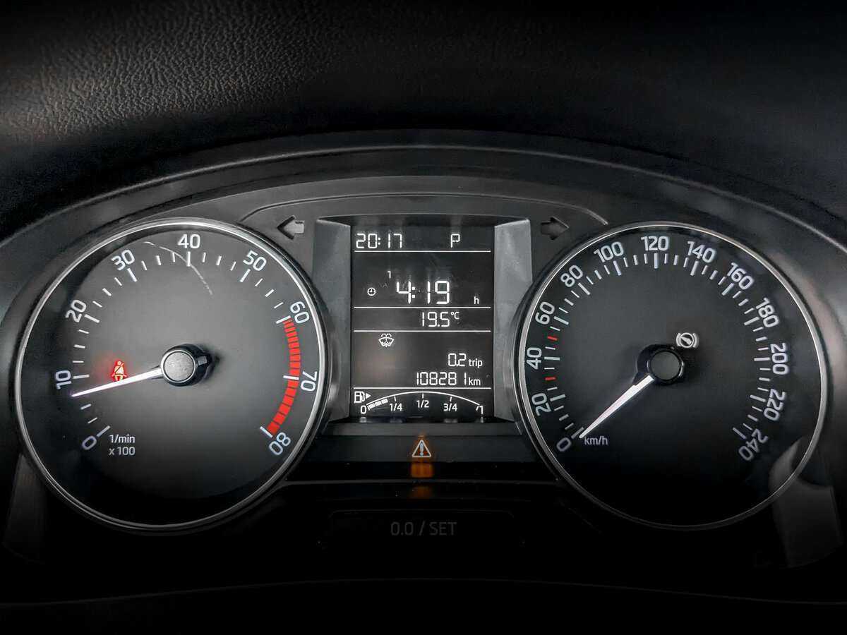 Skoda Rapid с пробегом — 2017 год. Фото: #11