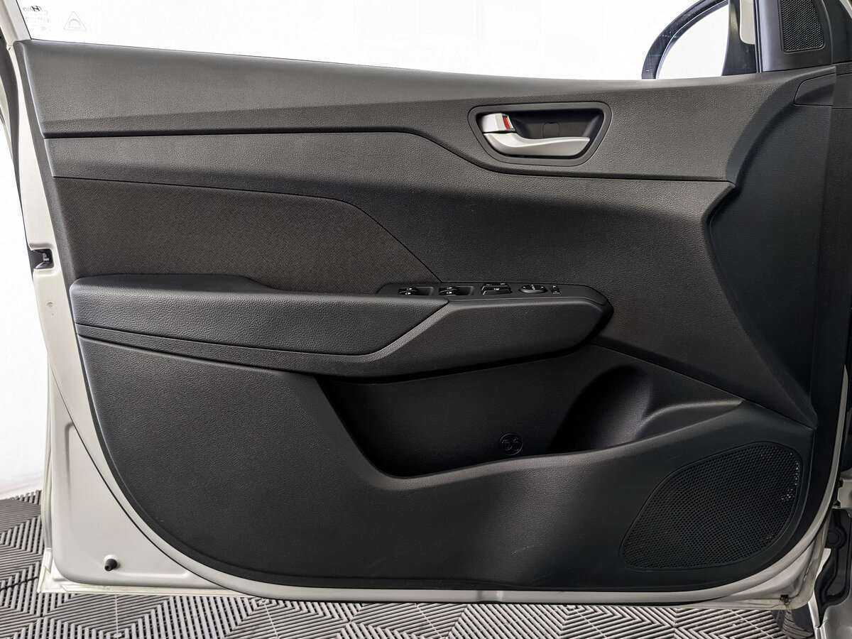 Hyundai Solaris с пробегом — 2020 год. Фото: #14