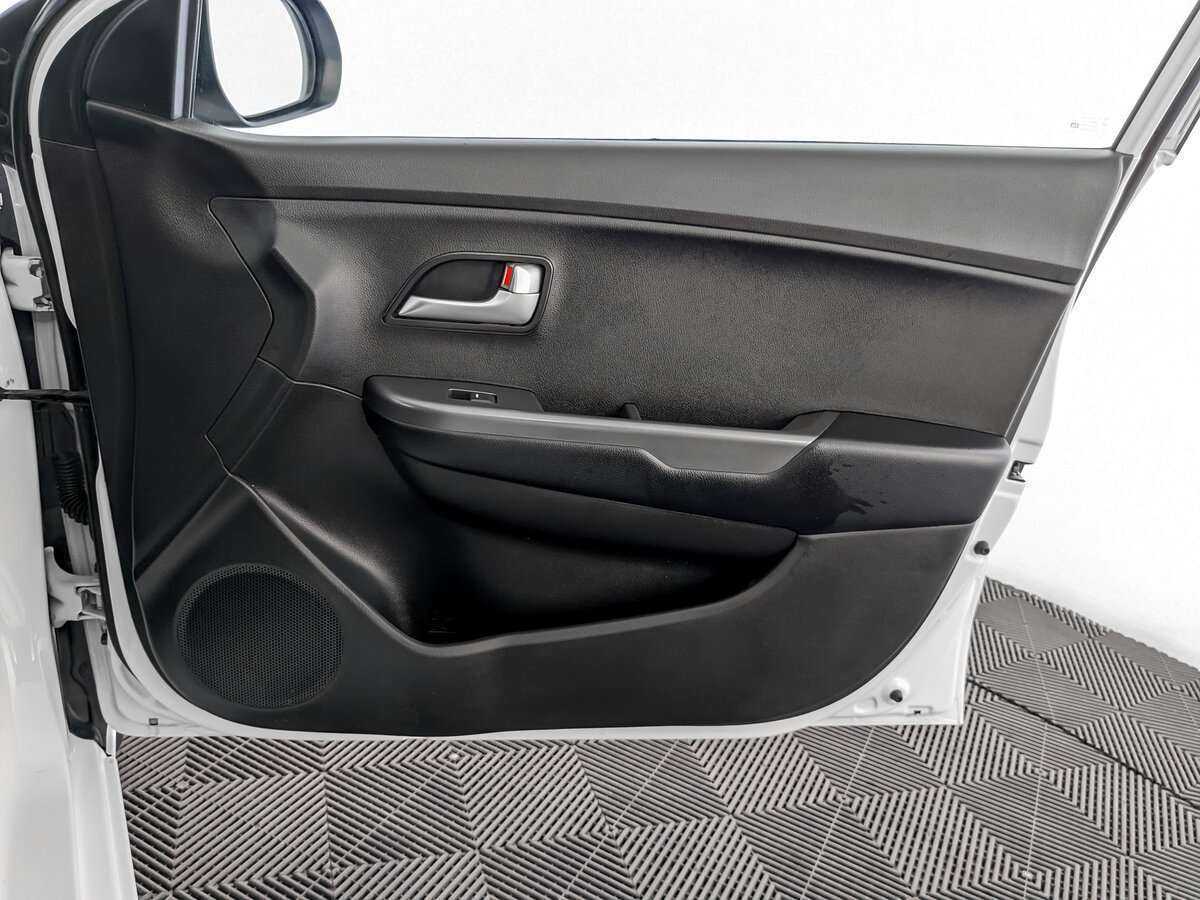 Kia Rio с пробегом — 2016 год. Фото: #18