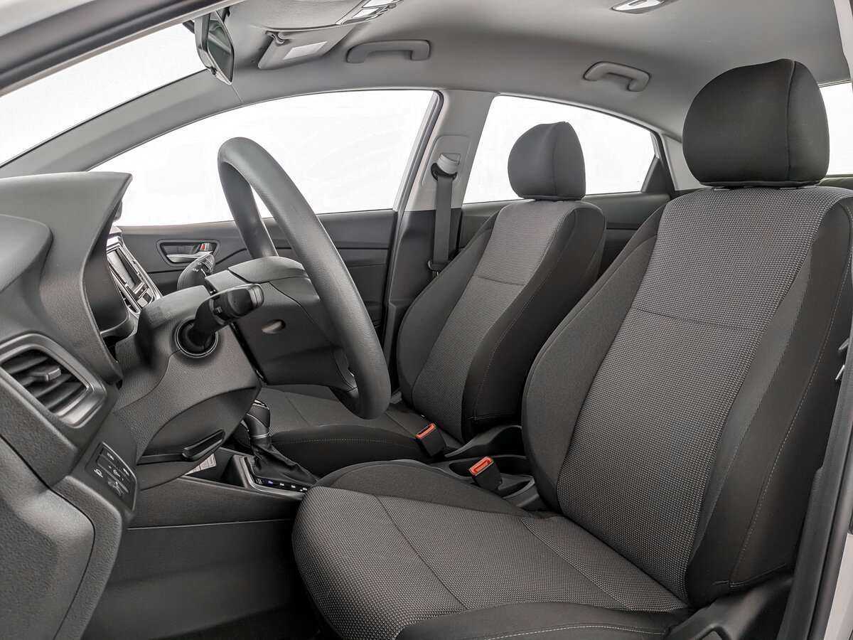 Hyundai Solaris с пробегом — 2022 год. Фото: #19