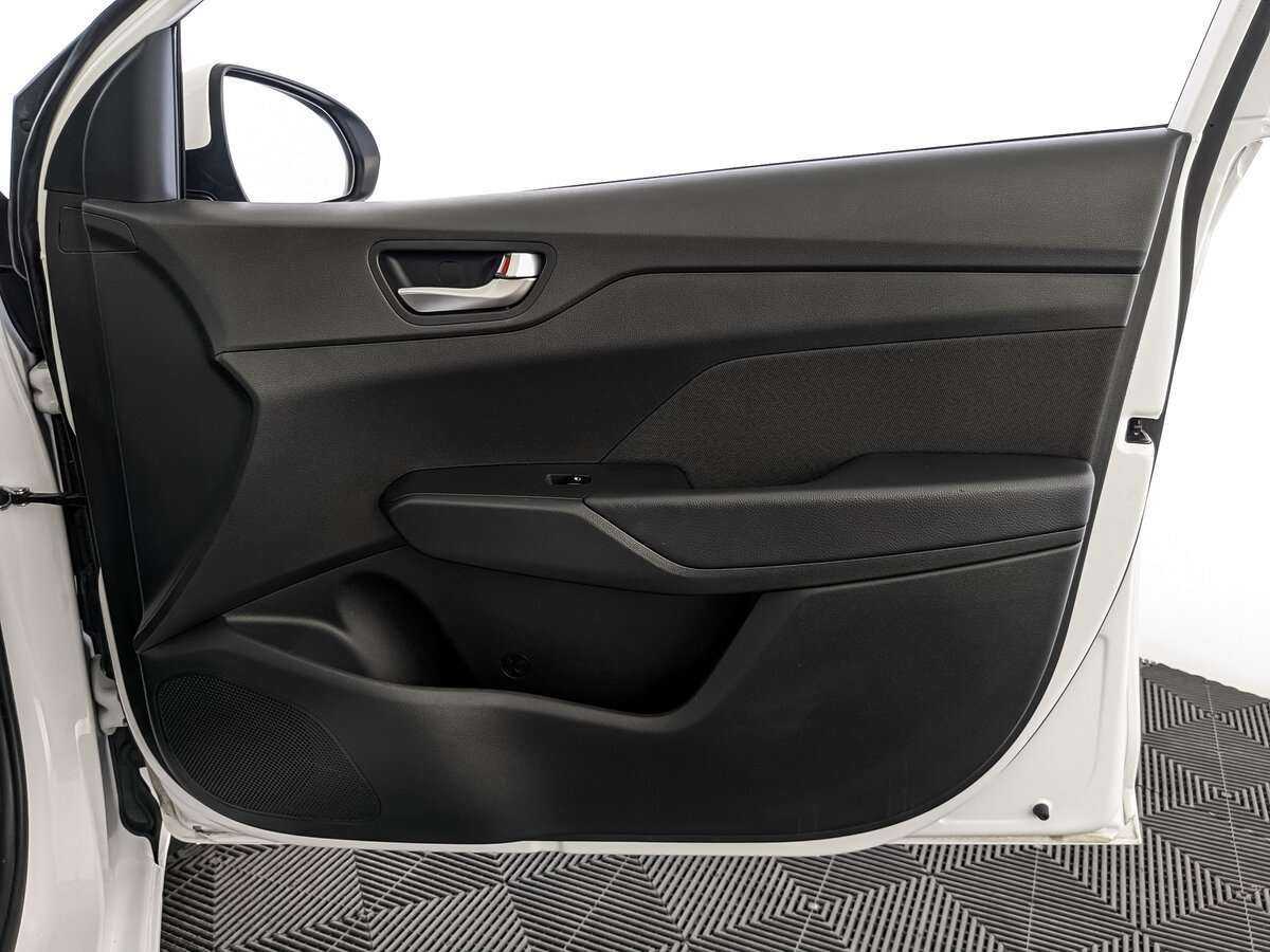 Hyundai Solaris с пробегом — 2022 год. Фото: #20