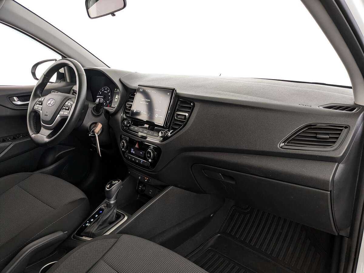 Hyundai Solaris с пробегом — 2020 год. Фото: #12