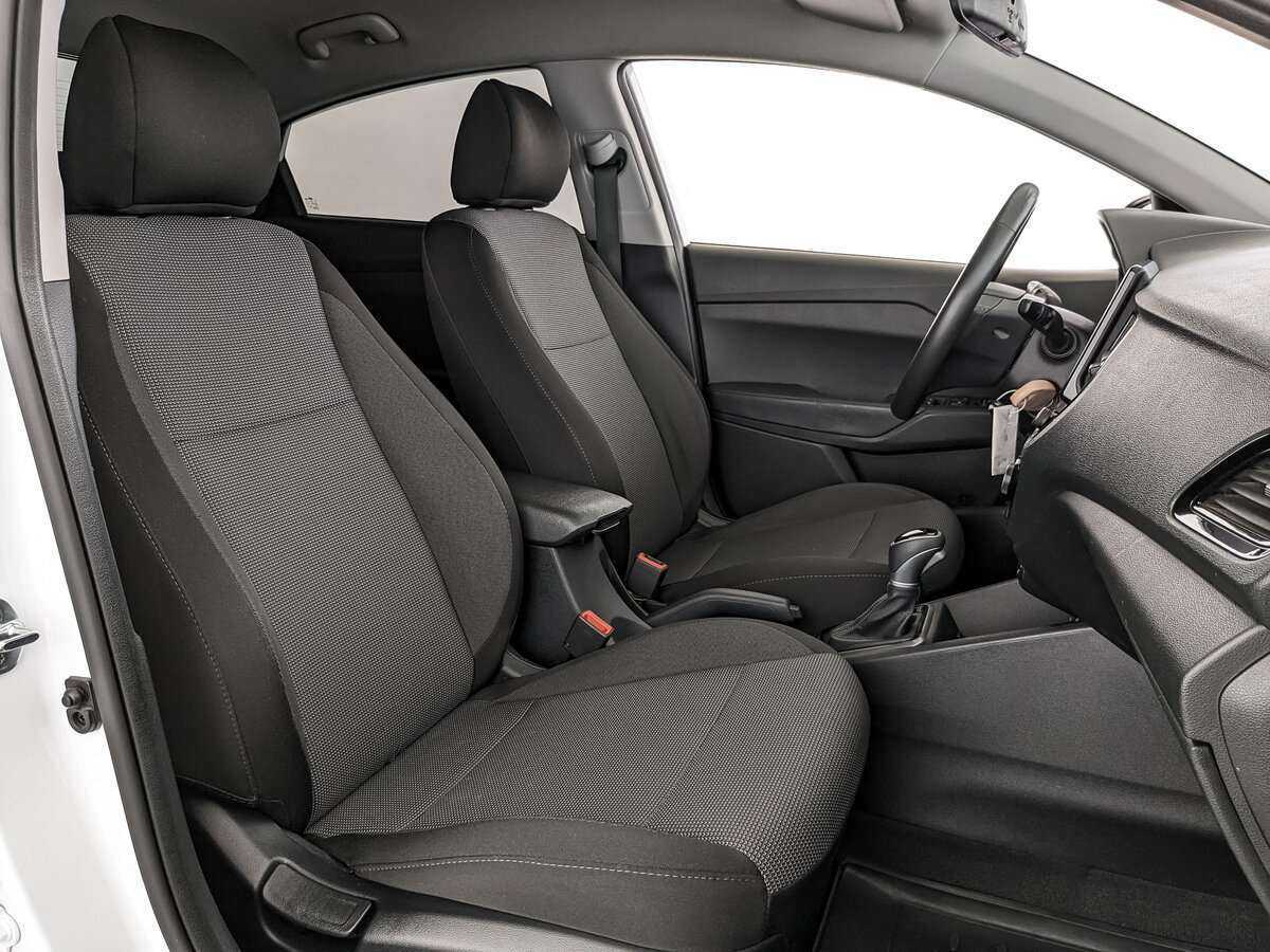 Hyundai Solaris с пробегом — 2020 год. Фото: #23