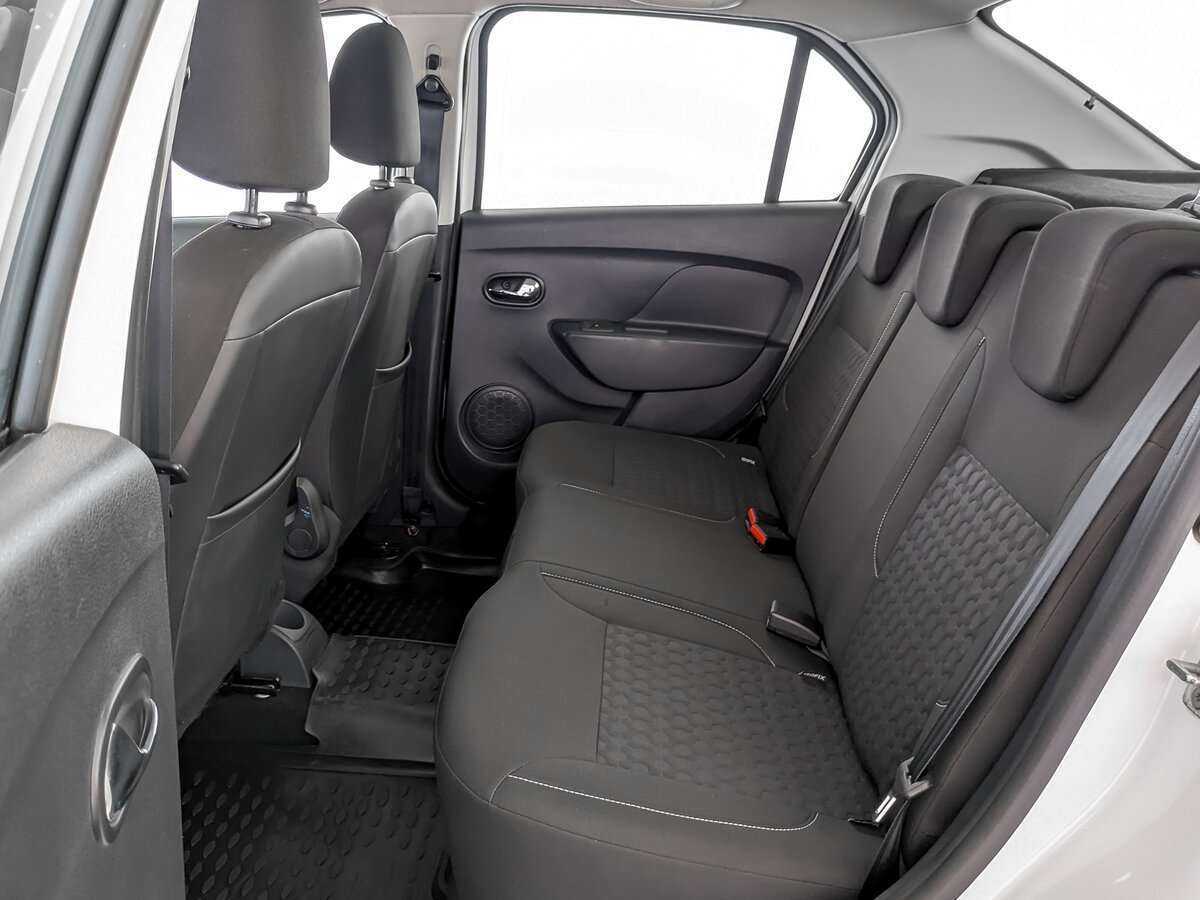 Renault Logan с пробегом — 2017 год. Фото: #9