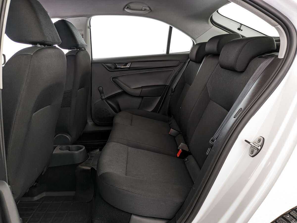 Skoda Rapid с пробегом — 2018 год. Фото: #13