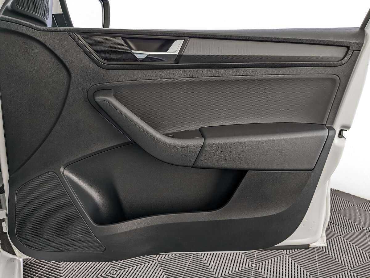 Skoda Rapid с пробегом — 2018 год. Фото: #20