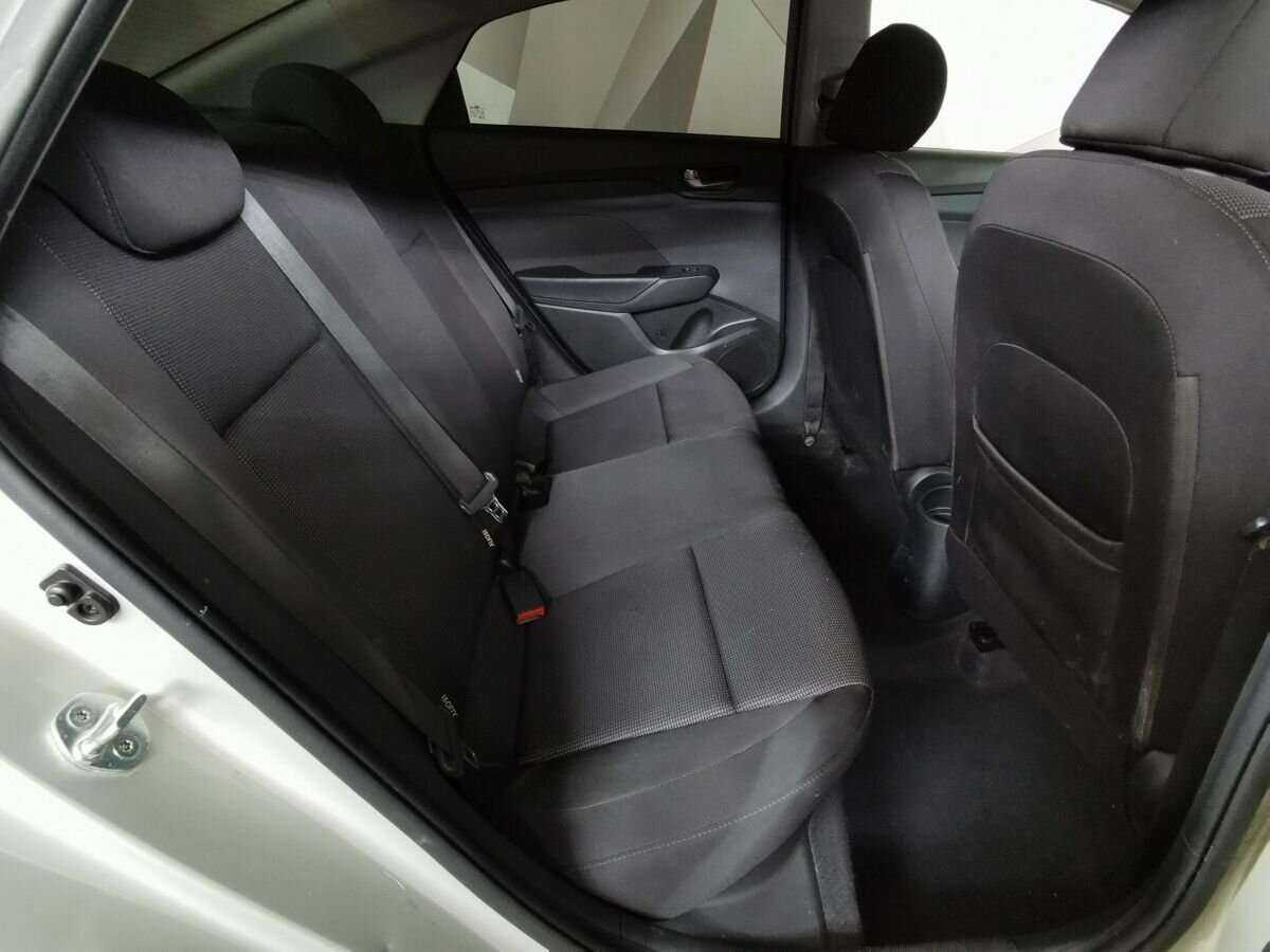 Hyundai Solaris с пробегом — 2017 год. Фото: #11