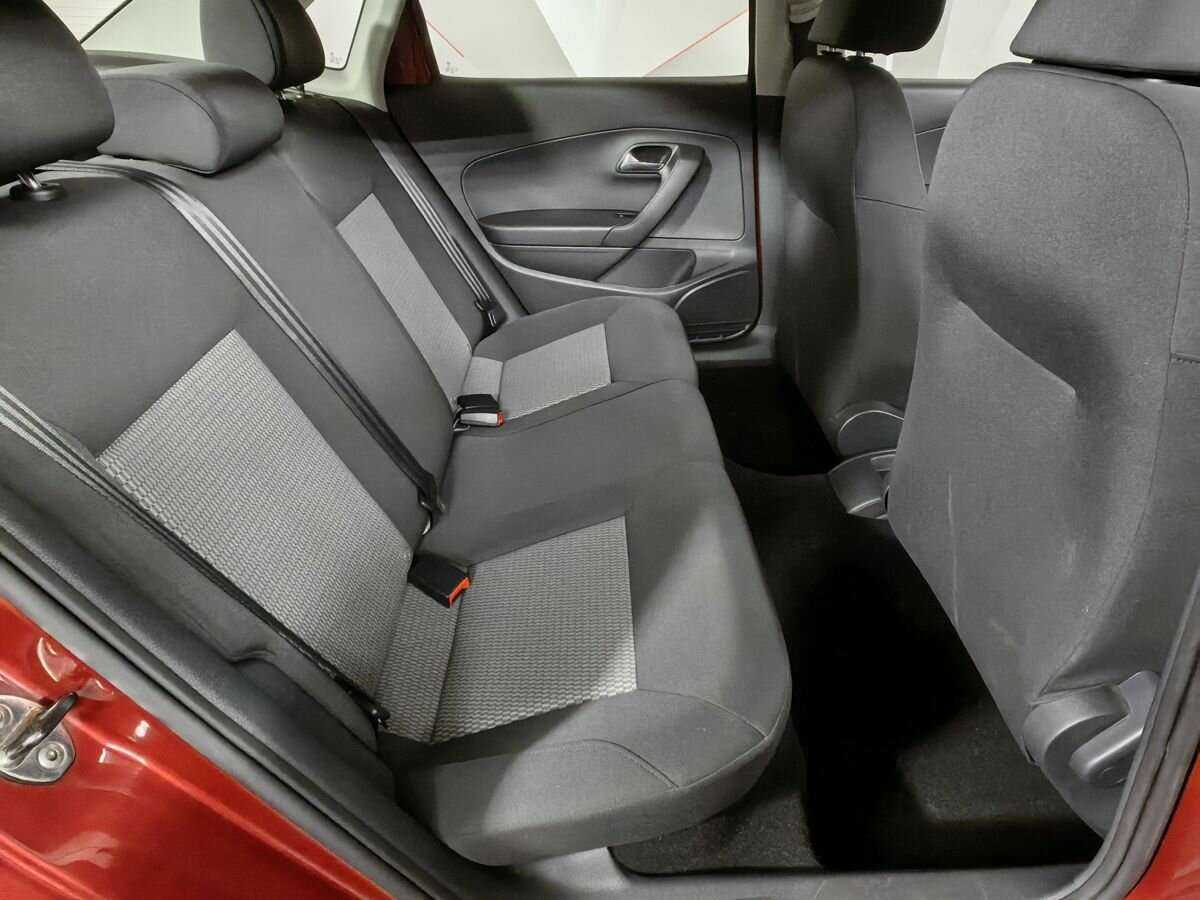 Volkswagen Polo с пробегом — 2012 год. Фото: #11