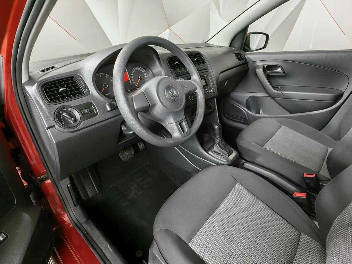 Volkswagen Polo с пробегом — 2012 год. Фото: #13