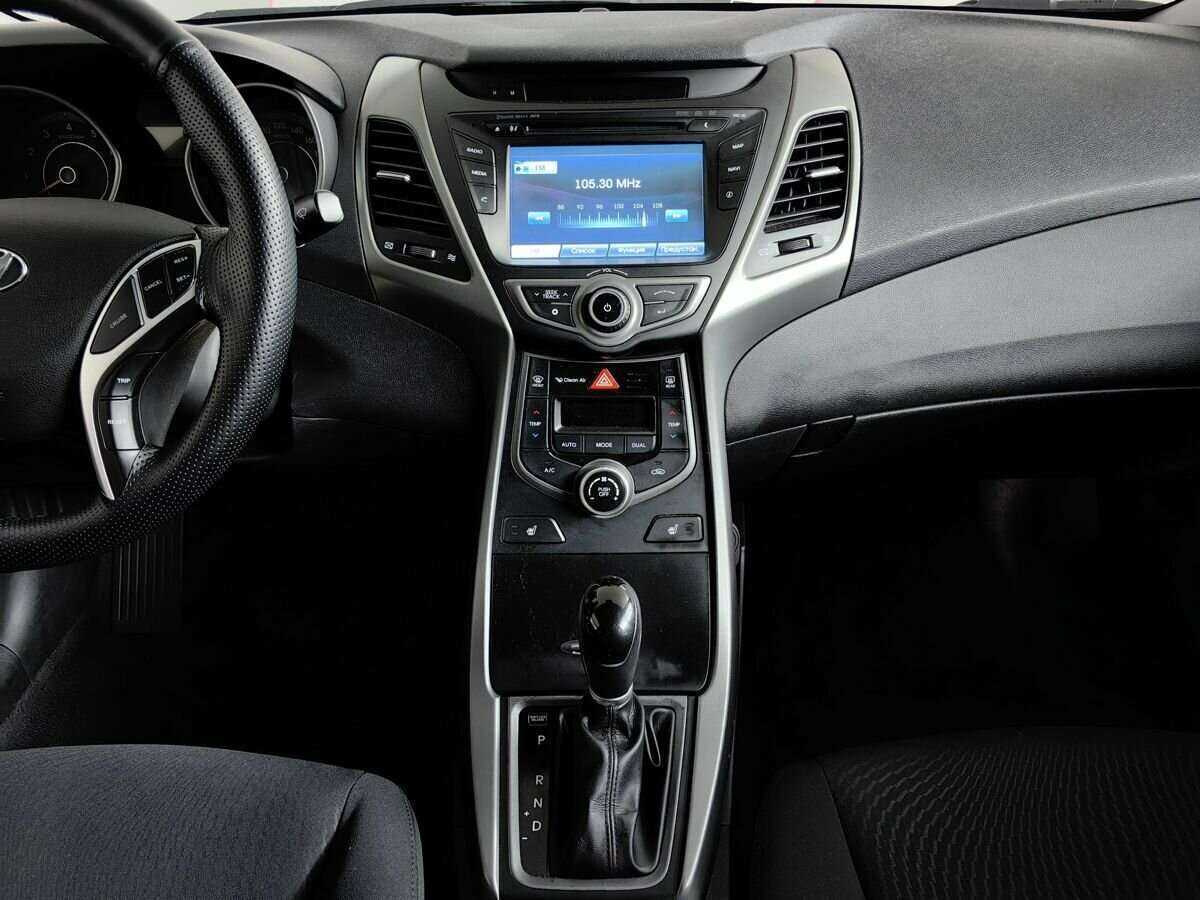 Hyundai Elantra с пробегом — 2015 год. Фото: #10