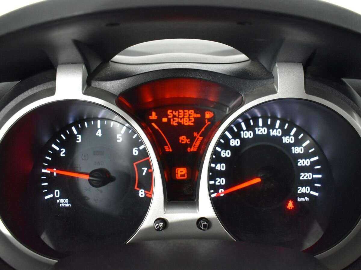 Nissan Juke с пробегом — 2015 год. Фото: #10