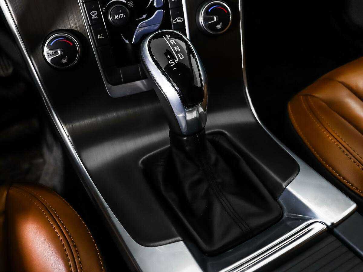 Volvo S60 с пробегом — 2014 год. Фото: #9