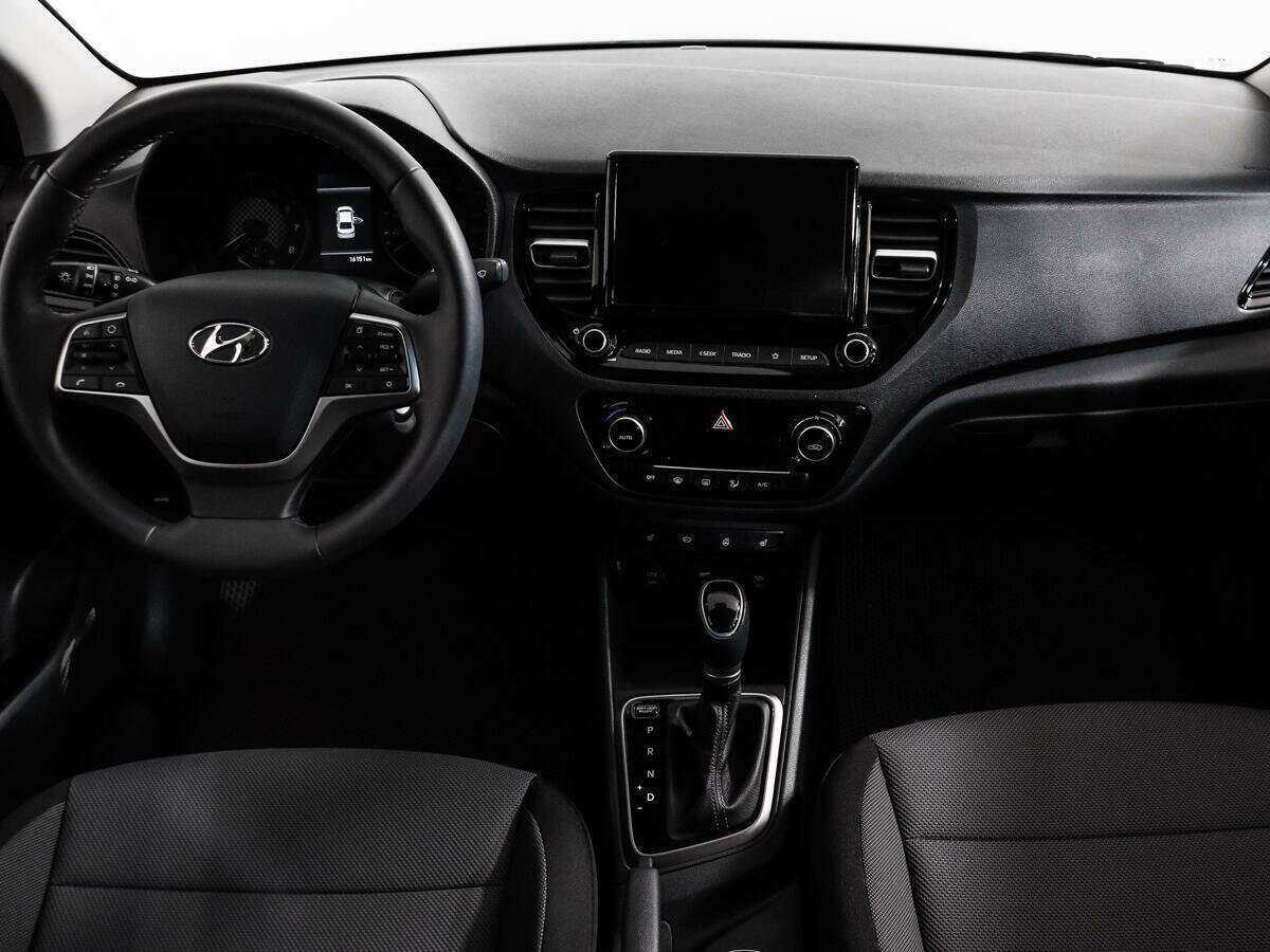 Hyundai Solaris с пробегом — 2021 год. Фото: #11