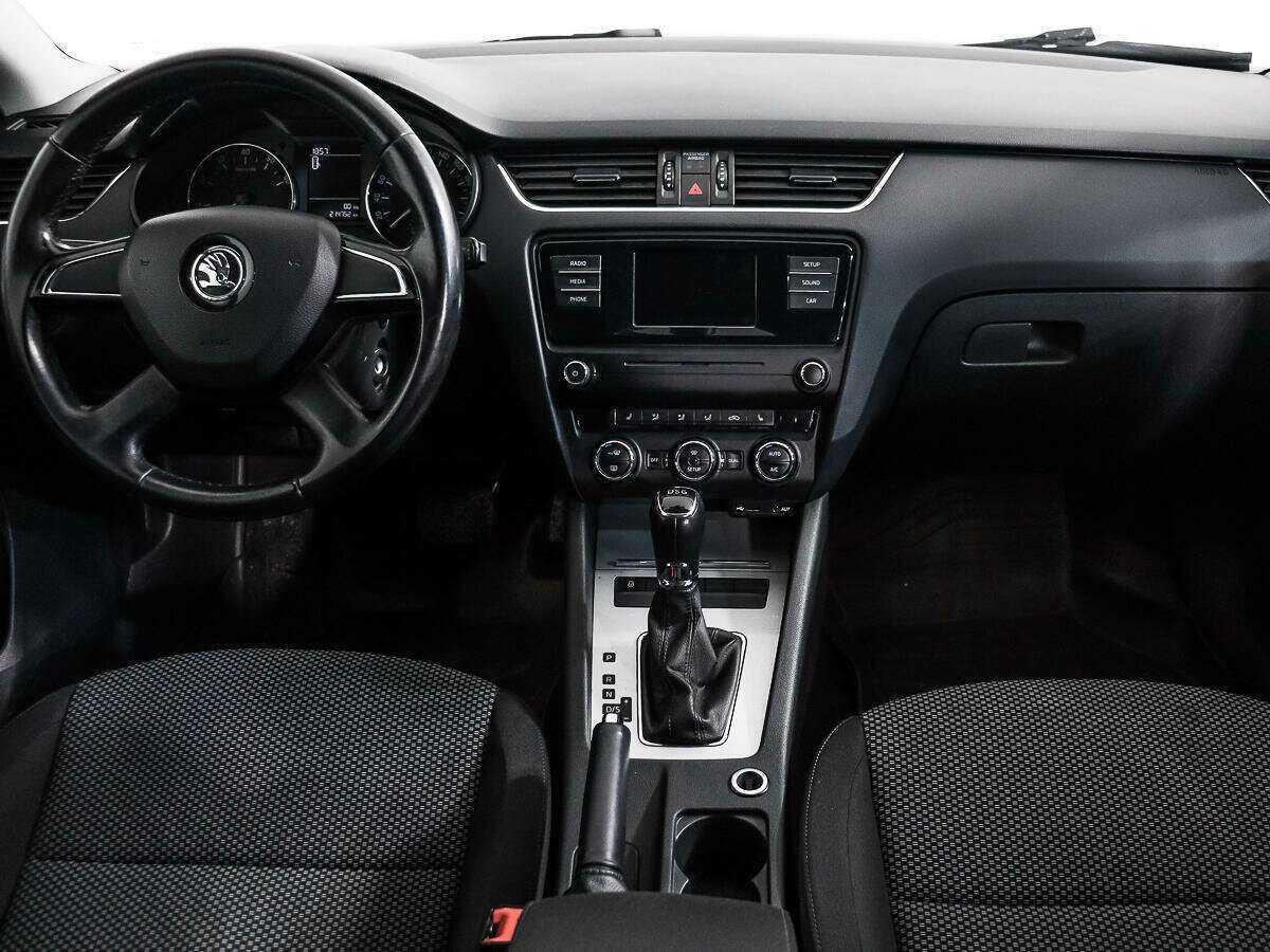 Skoda Octavia с пробегом — 2015 год. Фото: #11