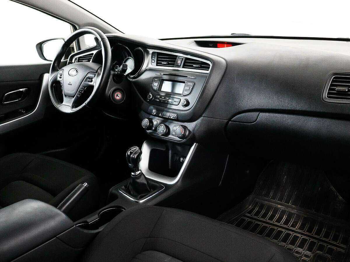 Kia Ceed с пробегом — 2015 год. Фото: #8