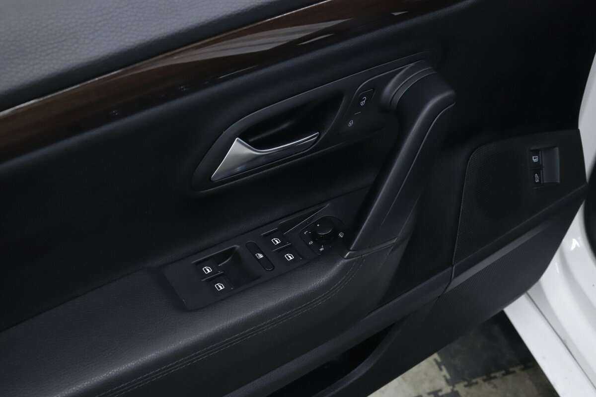 Volkswagen Passat CC с пробегом — 2012 год. Фото: #9