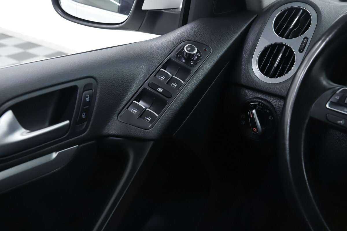 Volkswagen Tiguan с пробегом — 2015 год. Фото: #9