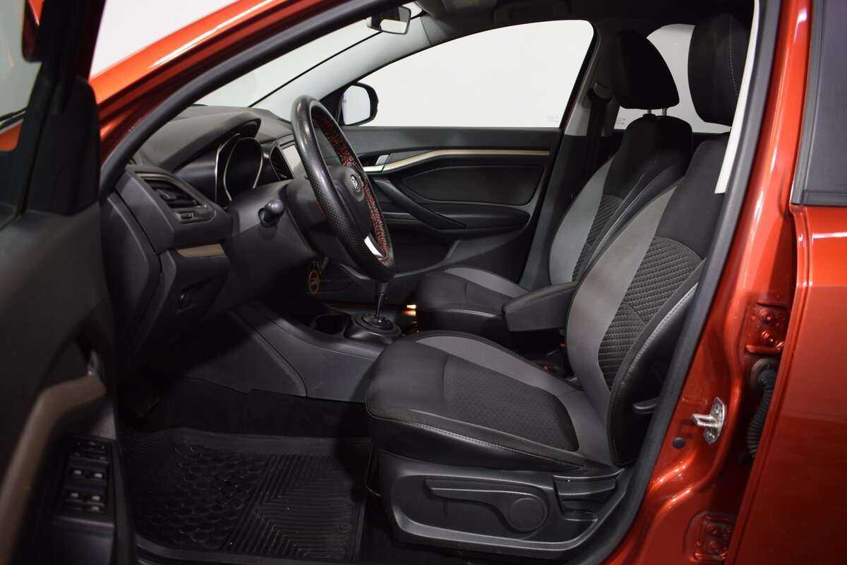 Lada (ВАЗ) Vesta с пробегом — 2016 год. Фото: #10