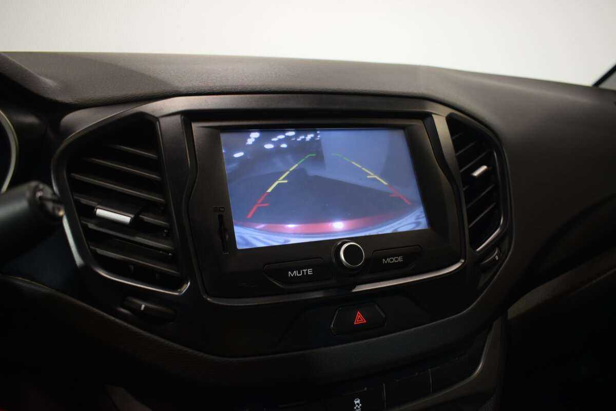 Lada (ВАЗ) Vesta с пробегом — 2016 год. Фото: #16