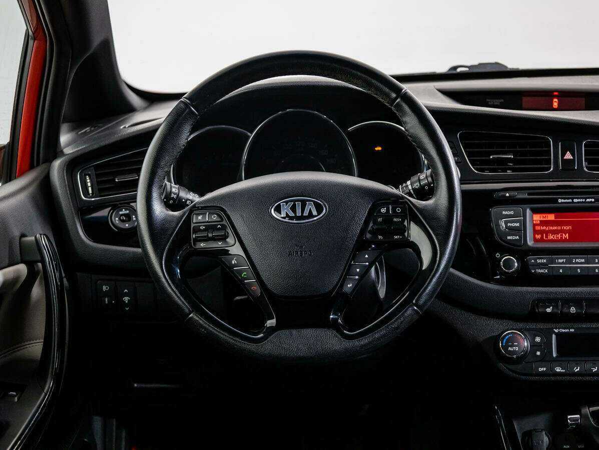 Kia Ceed с пробегом — 2014 год. Фото: #14
