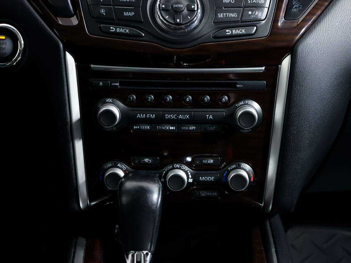 Nissan Pathfinder с пробегом — 2015 год. Фото: #18