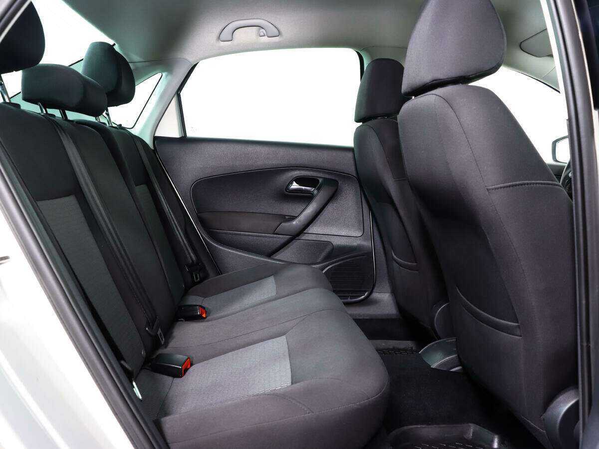 Volkswagen Polo с пробегом — 2014 год. Фото: #14