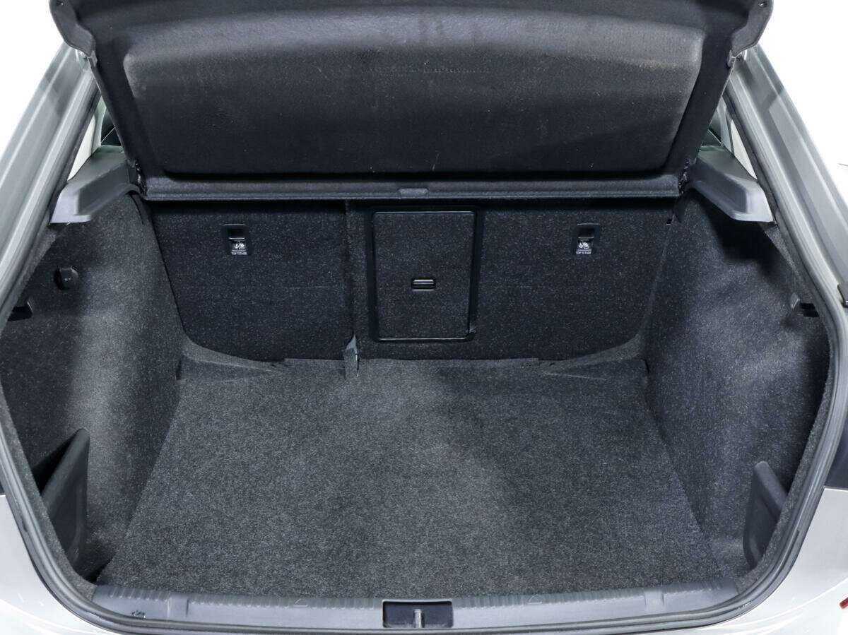 Volkswagen Polo с пробегом — 2020 год. Фото: #13