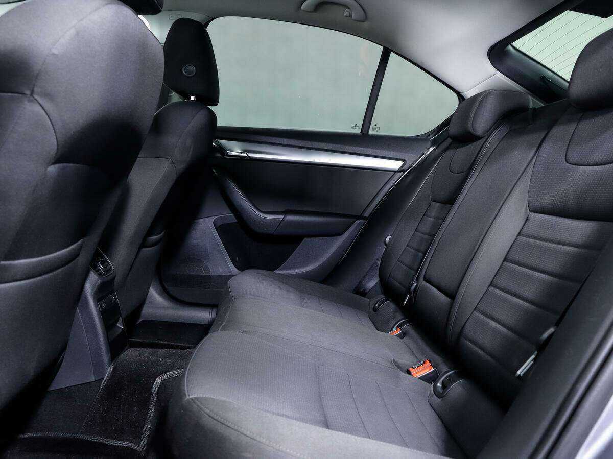 Skoda Octavia с пробегом — 2015 год. Фото: #10