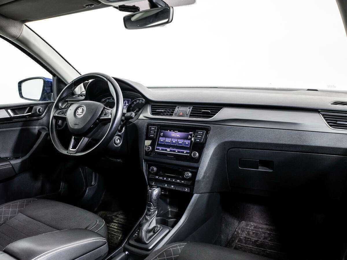 Skoda Rapid с пробегом — 2017 год. Фото: #8