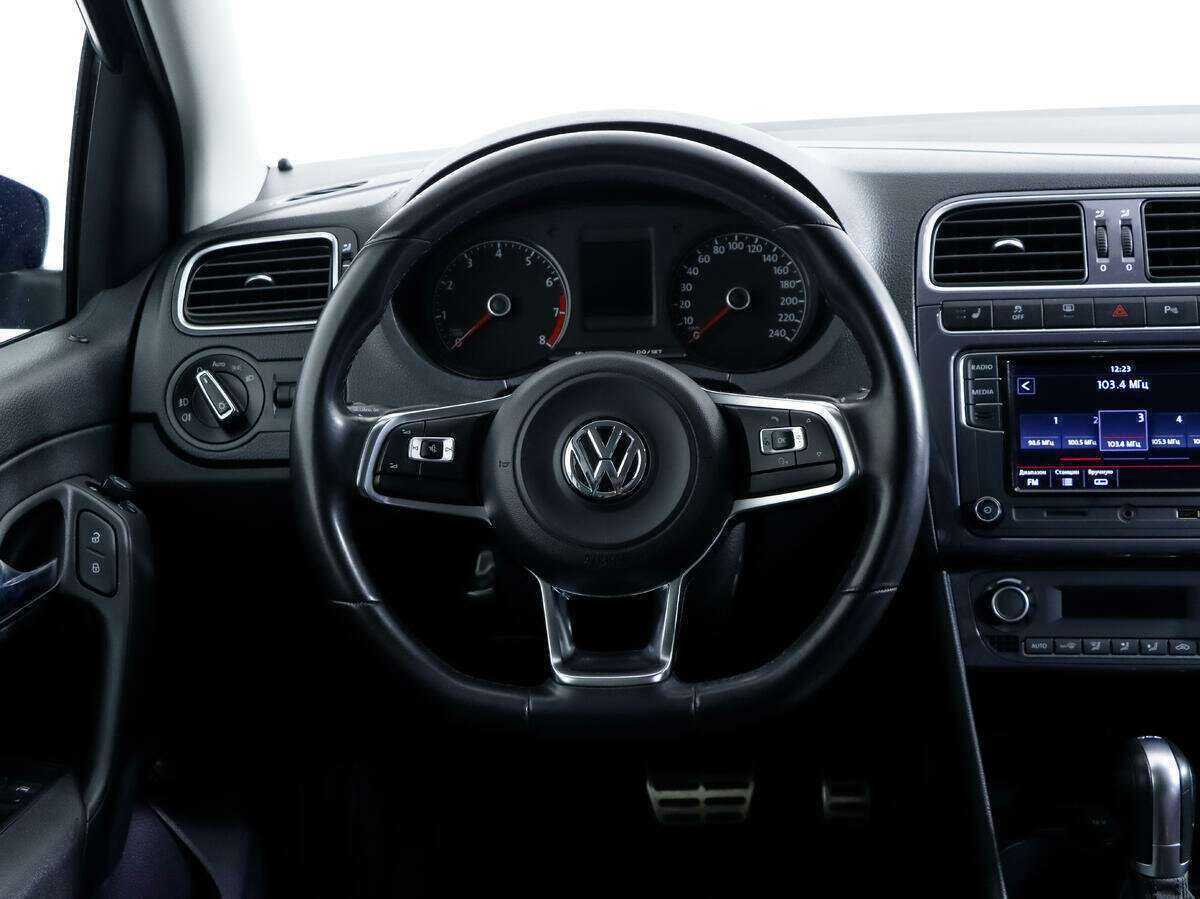 Volkswagen Polo с пробегом — 2018 год. Фото: #11