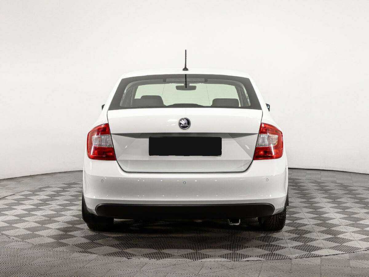Skoda Rapid с пробегом — 2016 год. Фото: #5