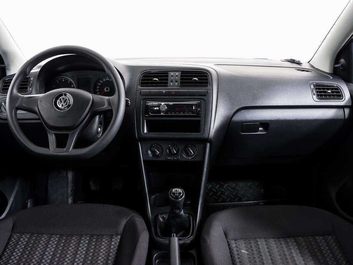 Volkswagen Polo с пробегом — 2018 год. Фото: #9