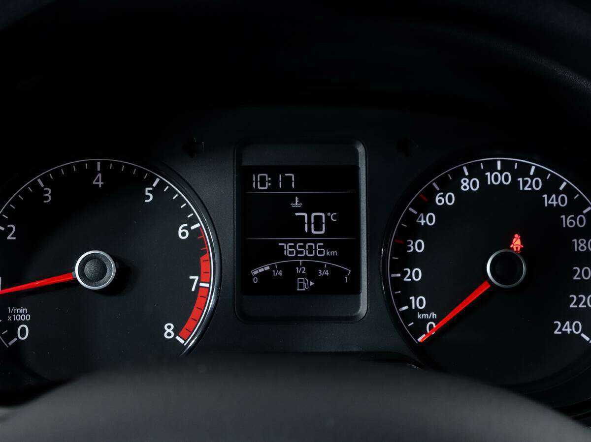 Volkswagen Polo с пробегом — 2016 год. Фото: #18