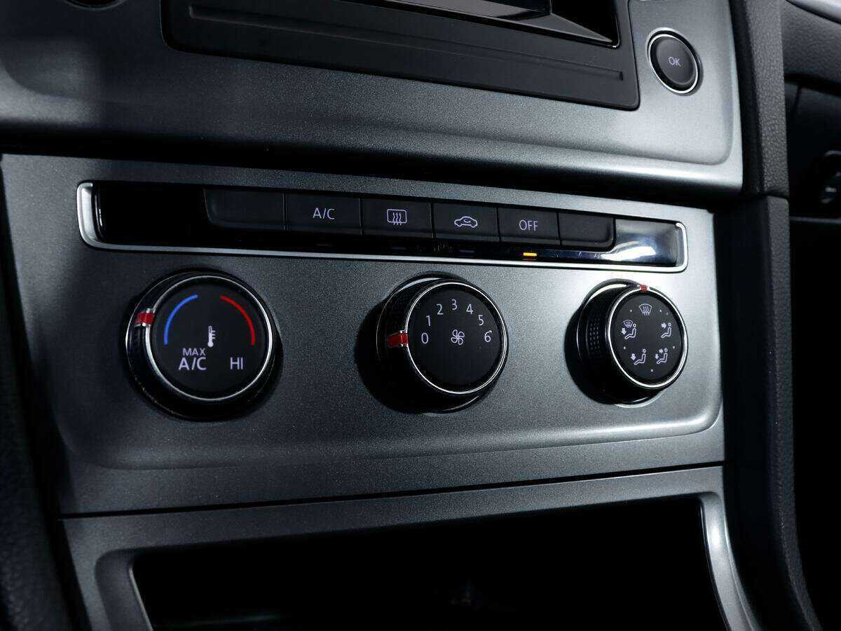 Volkswagen Golf с пробегом — 2013 год. Фото: #12