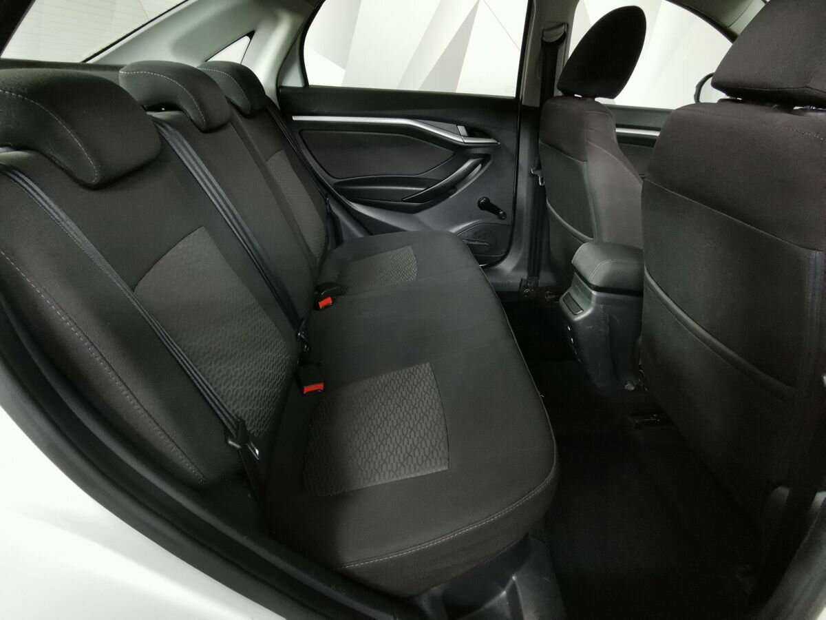 Lada (ВАЗ) Vesta с пробегом — 2018 год. Фото: #11