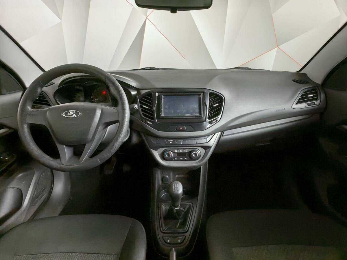 Lada (ВАЗ) Vesta с пробегом — 2018 год. Фото: #8