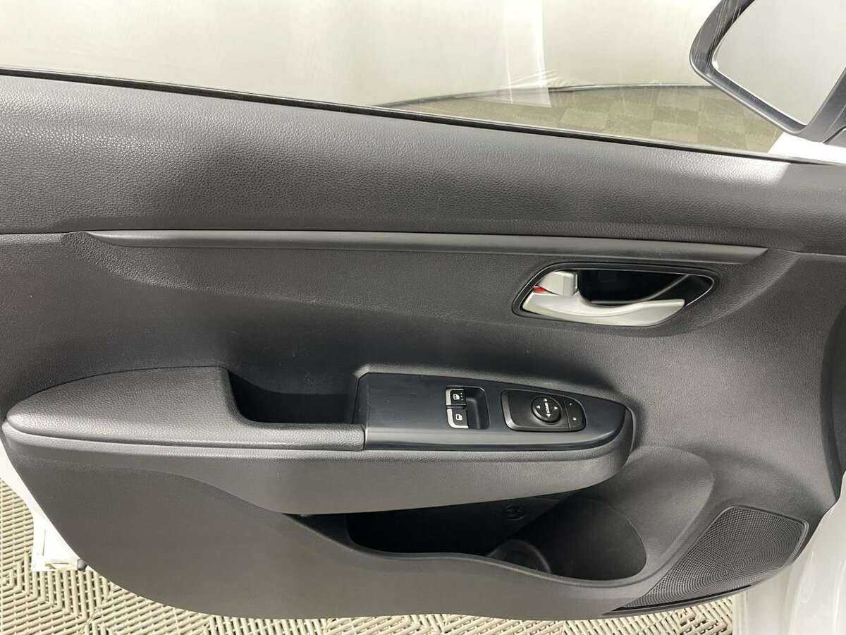 Kia Rio с пробегом — 2021 год. Фото: #7