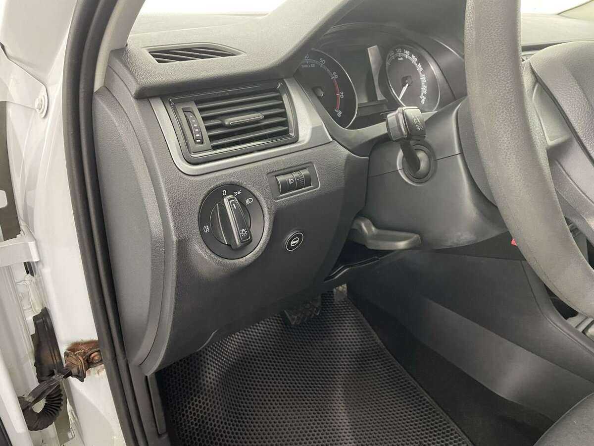 Skoda Rapid с пробегом — 2019 год. Фото: #8