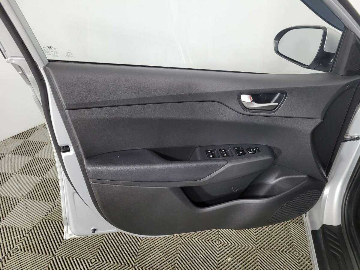 Hyundai Solaris с пробегом — 2021 год. Фото: #7