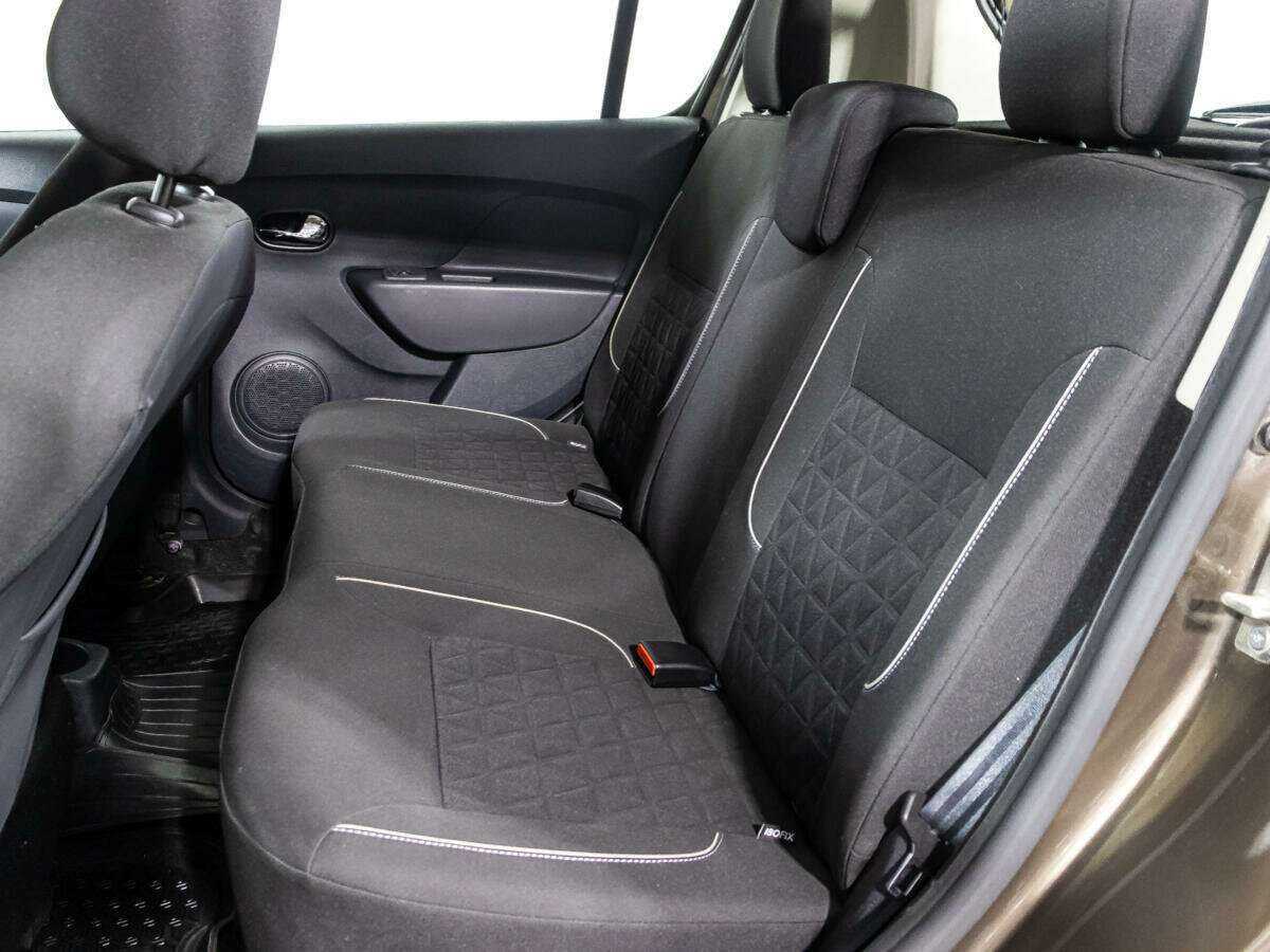 Renault Sandero с пробегом — 2018 год. Фото: #9