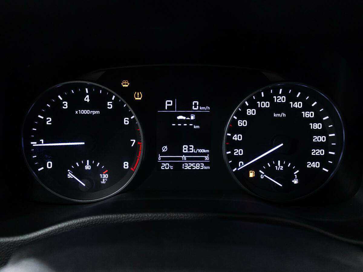 Hyundai Elantra с пробегом — 2017 год. Фото: #11