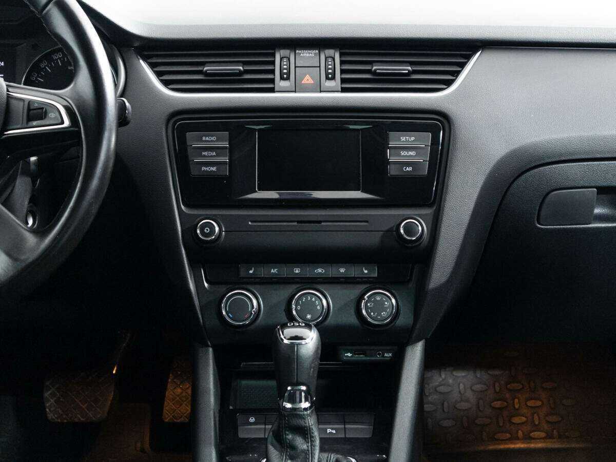 Skoda Octavia с пробегом — 2015 год. Фото: #12