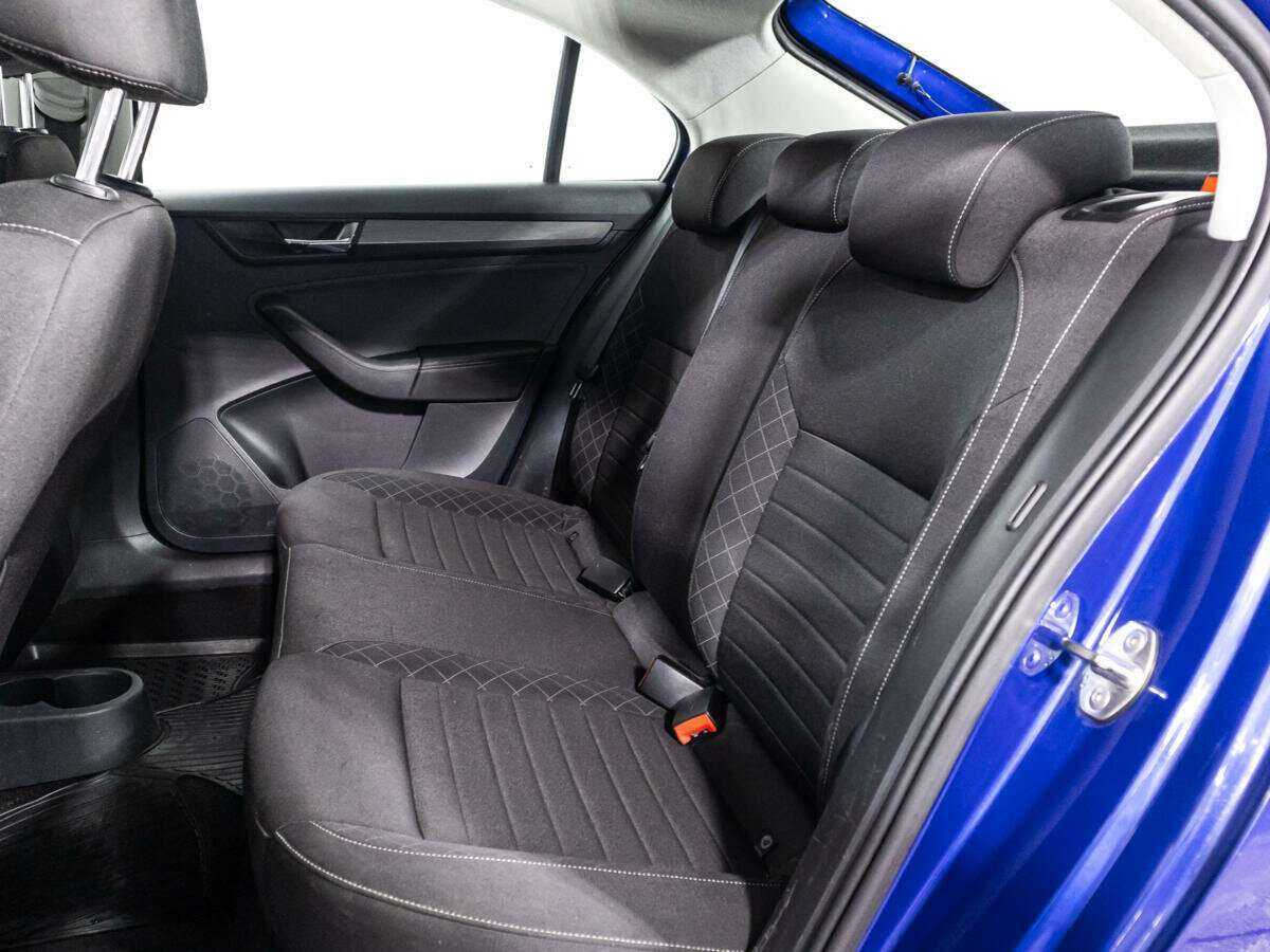 Skoda Rapid с пробегом — 2017 год. Фото: #9
