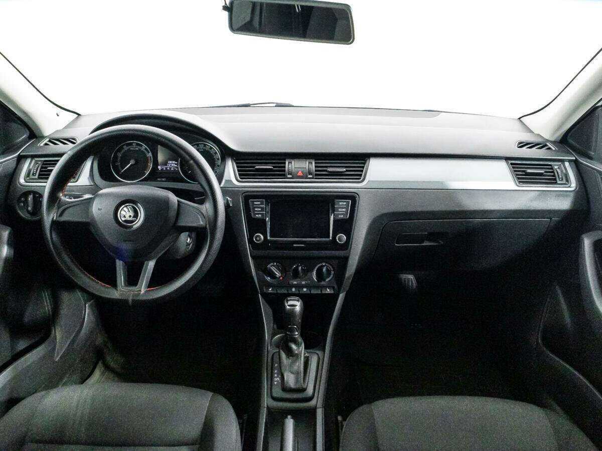 Skoda Rapid с пробегом — 2018 год. Фото: #12