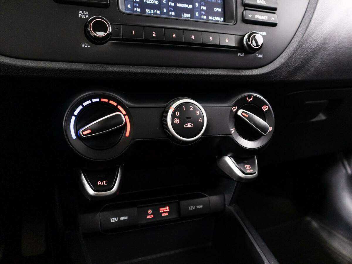 Kia Rio с пробегом — 2017 год. Фото: #15