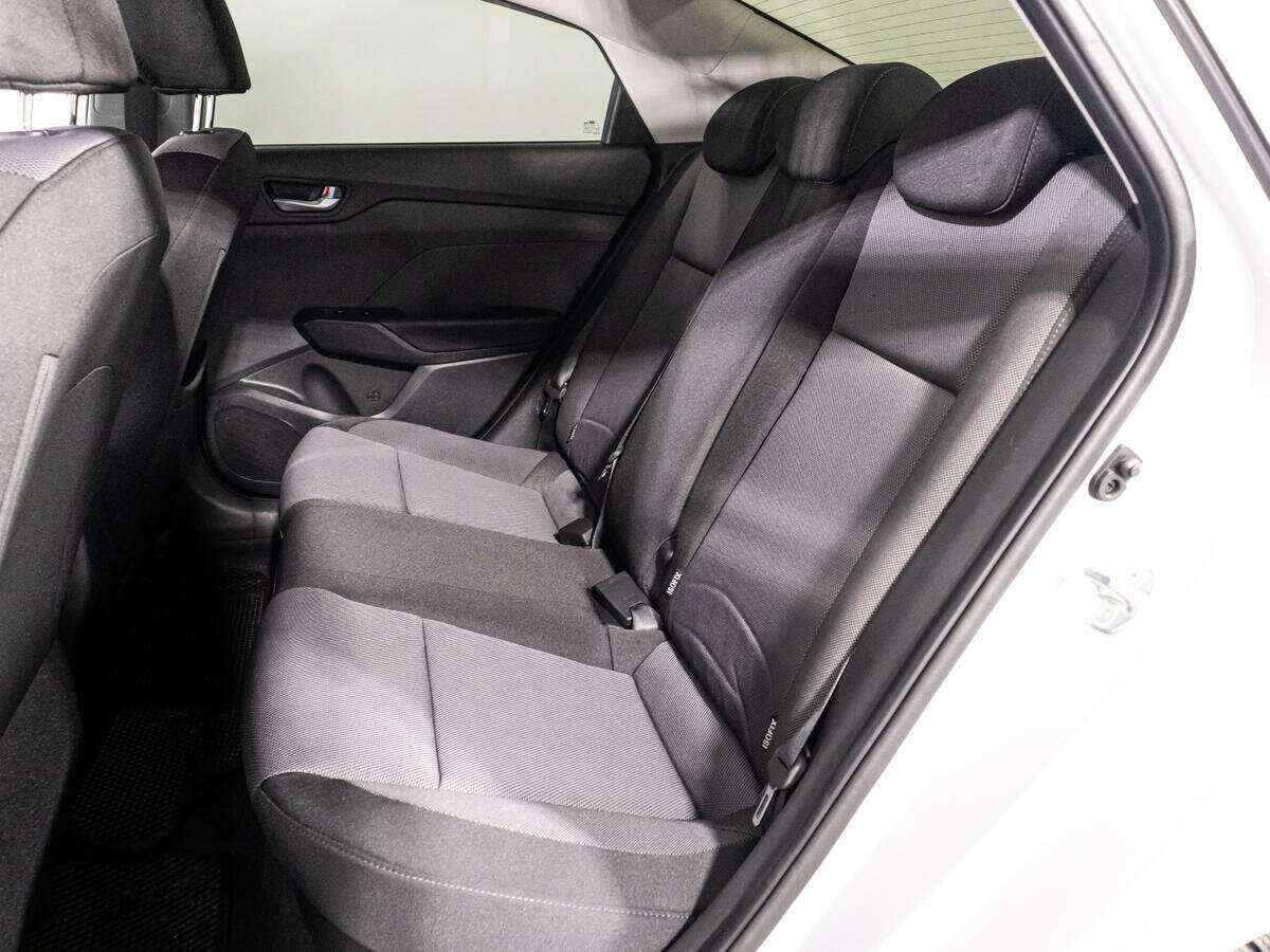 Hyundai Solaris с пробегом — 2018 год. Фото: #9